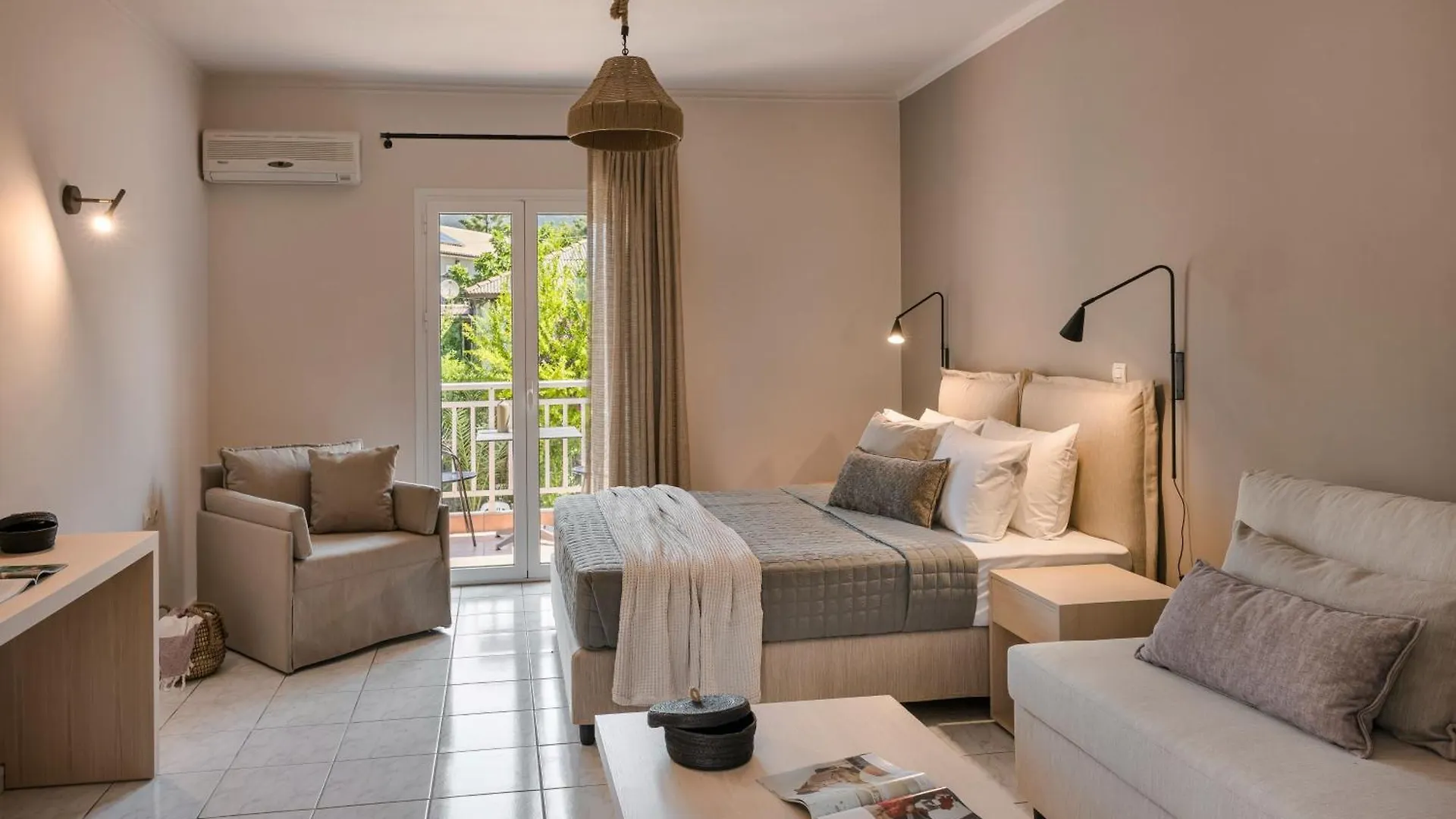 Rosilion Studios & Apartments Katelios